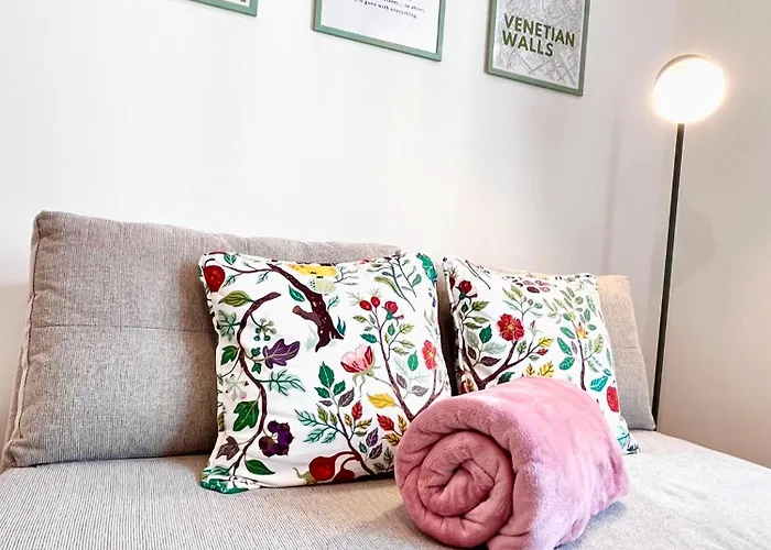 Charming Center شقة